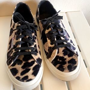 Superga Women’s Cheetah Velvet sneakers size 8